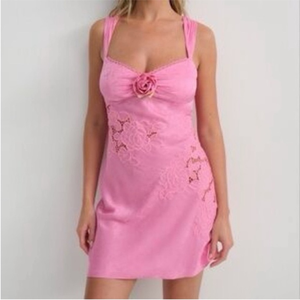 For love and lemons size XS Pink Lace mini dress with rose/flower
